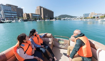 德岛市官方观光网站「Fun!Fun!TOKUSHIMA」推荐德岛市自由行行程第四站搭乘游船欣赏德岛的水上风情
