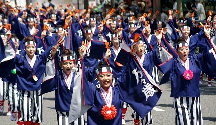 四國深度旅遊推薦推介弘人市場吃鰹魚日曜市買日本水果帶你看最道地的高知的弘人市場的夜來祭實況日景